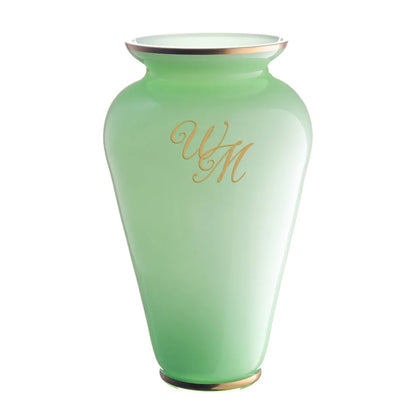 grüne Bodenvase mit Goldmonogramm