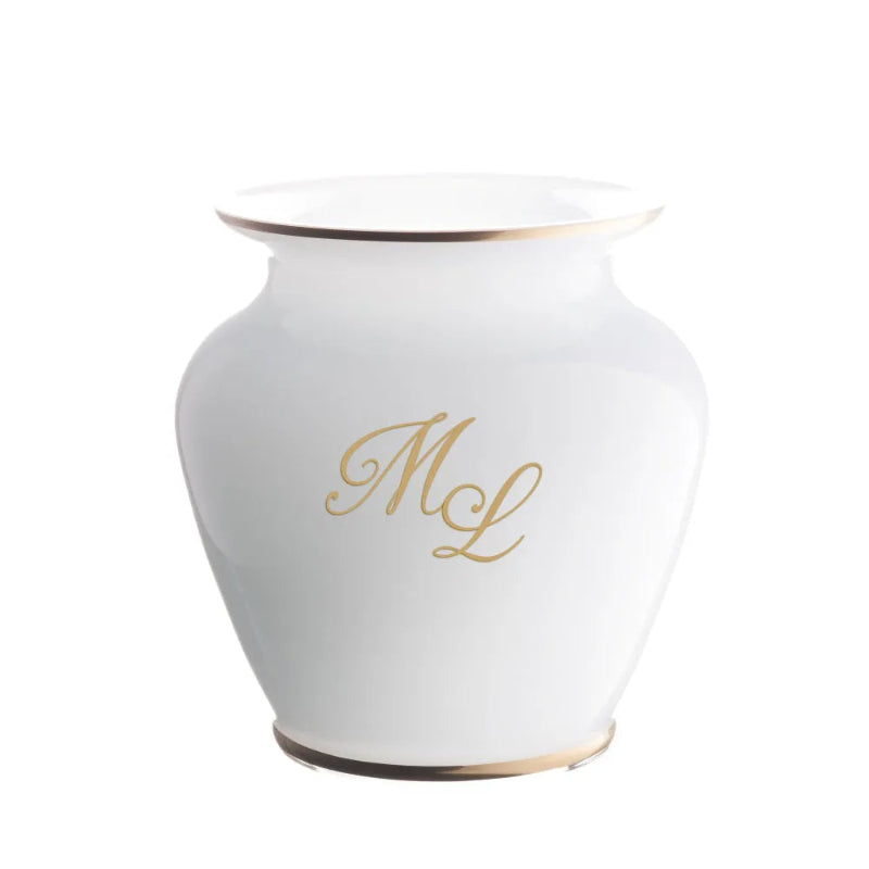 weiße Opalglasvase mit goldenem  Monogramm von OertelCrystal