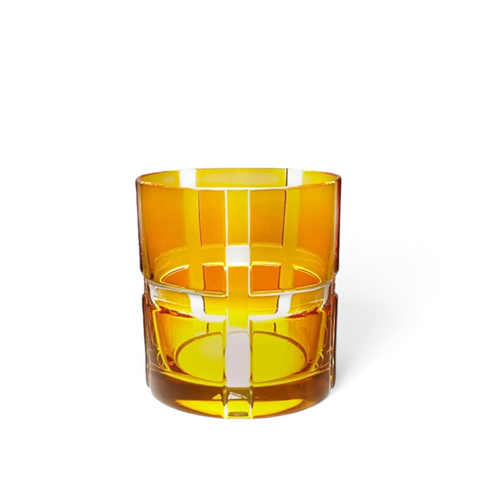 Amberfarbener Whiskytumbler Quadrone aus handgeschliffenem Überfang-Bleikristall